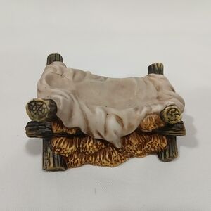 O'Well Grandeur Noel Nativity Baby Jesus Manger Only Figurine Hand Painted GUC